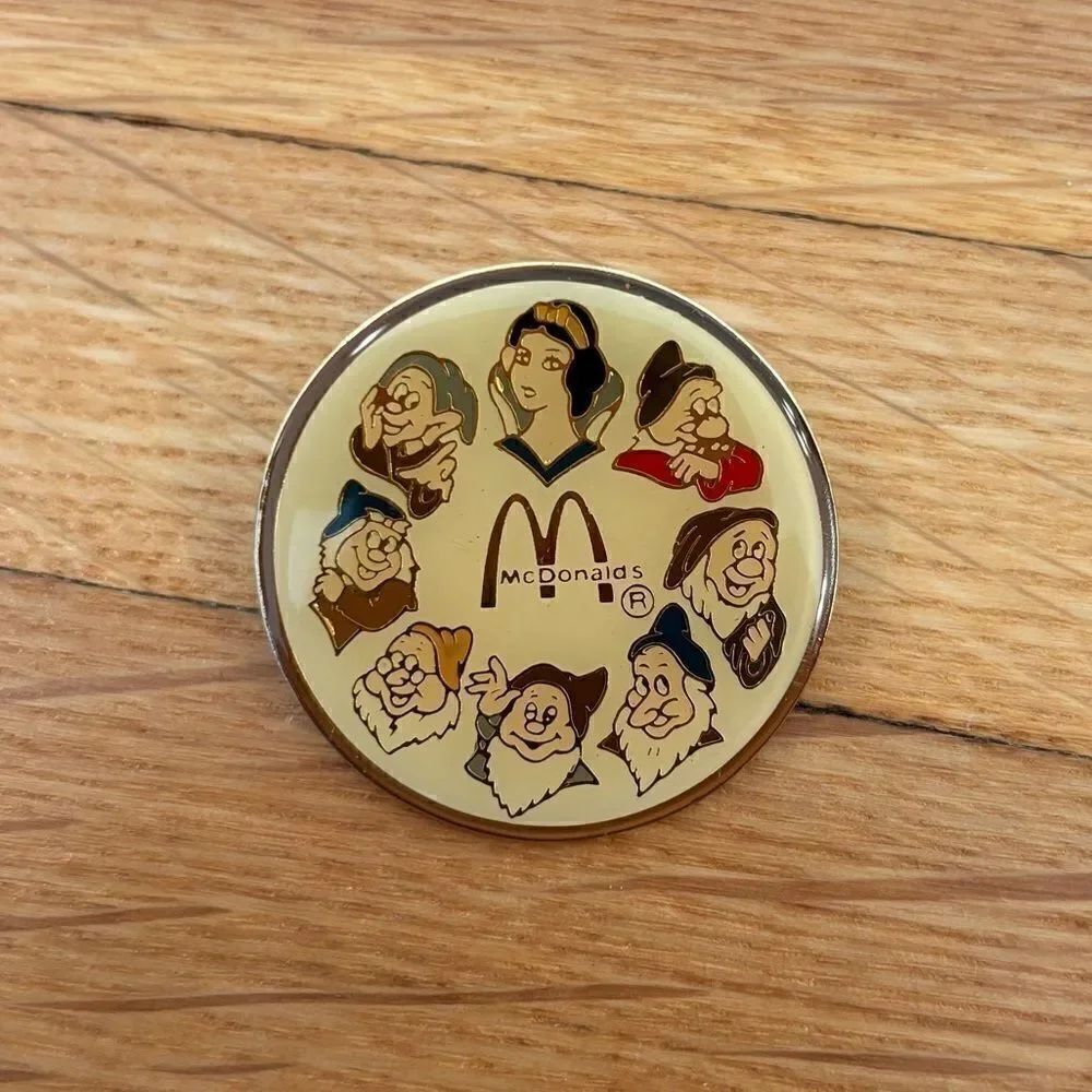 Snow White McDonalds Disney Vintage Round Pin